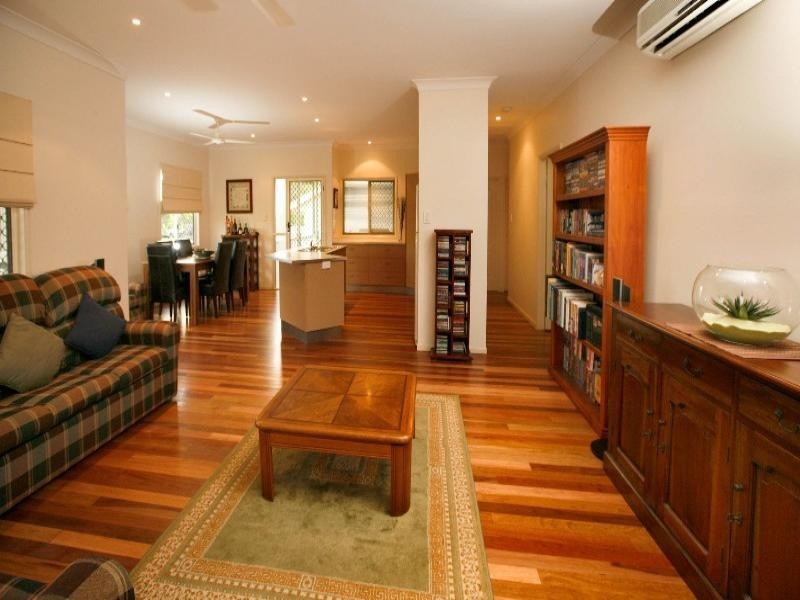 92 Railway Avenue, Railway Estate QLD 4810