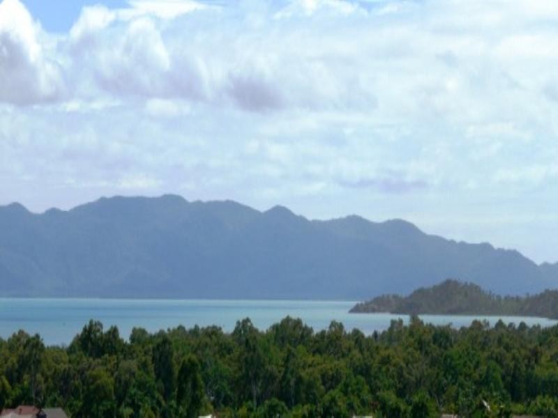 15 Cashell Crescent, Bushland Beach QLD 4818