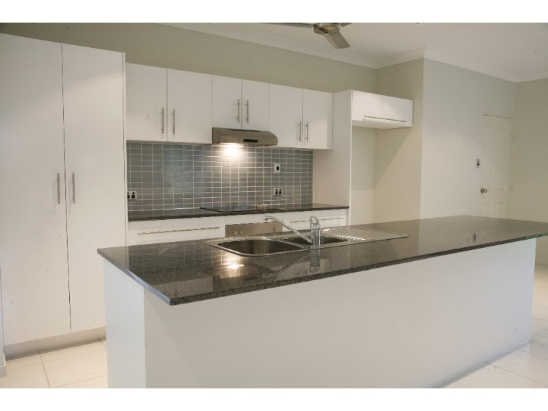 17 Eshelby Street, Bushland Beach QLD 4818