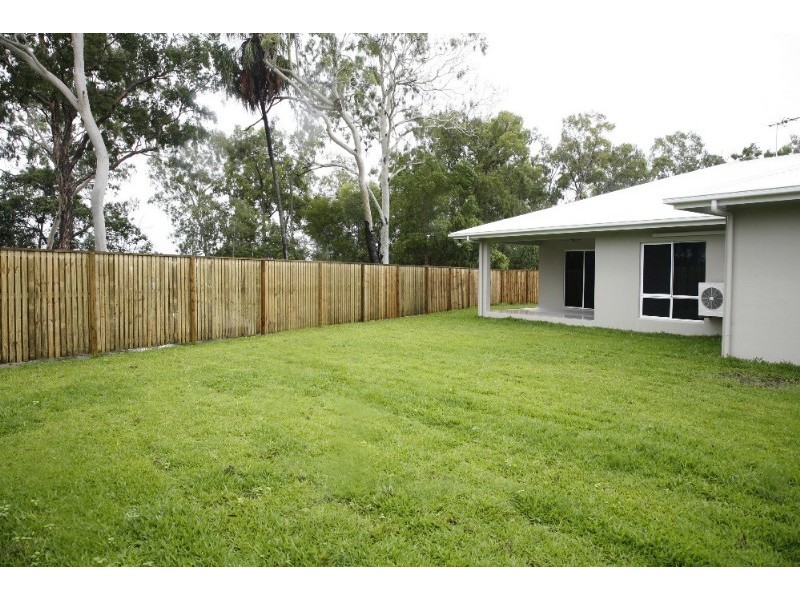 17 Eshelby Street, Bushland Beach QLD 4818