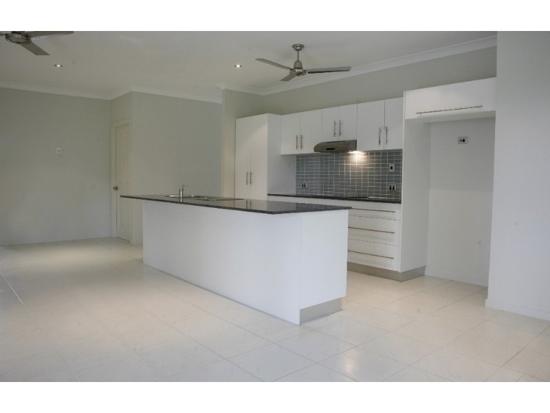 17 Eshelby Street, Bushland Beach QLD 4818