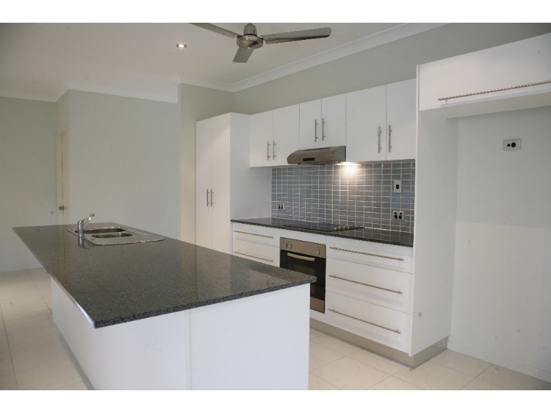 17 Eshelby Street, Bushland Beach QLD 4818