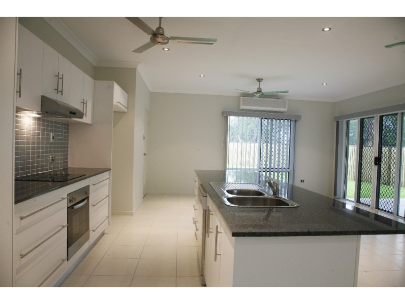 17 Eshelby Street, Bushland Beach QLD 4818