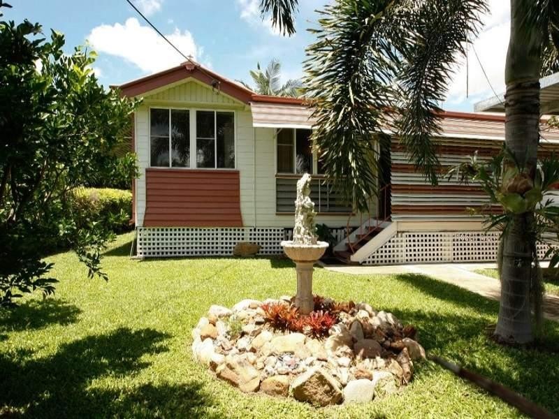 7 Norris Street, Hermit Park QLD 4812
