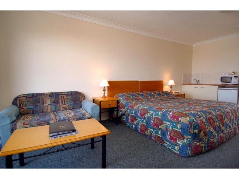 30 Palmer Street, South Townsville QLD 4810