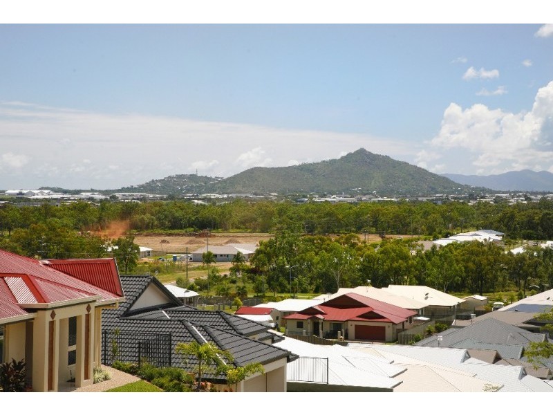 24 Lockyer Place, Mount Louisa QLD 4814