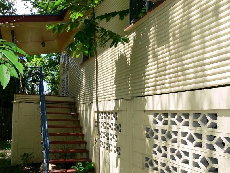 414 Ross River Road, Cranbrook QLD 4814