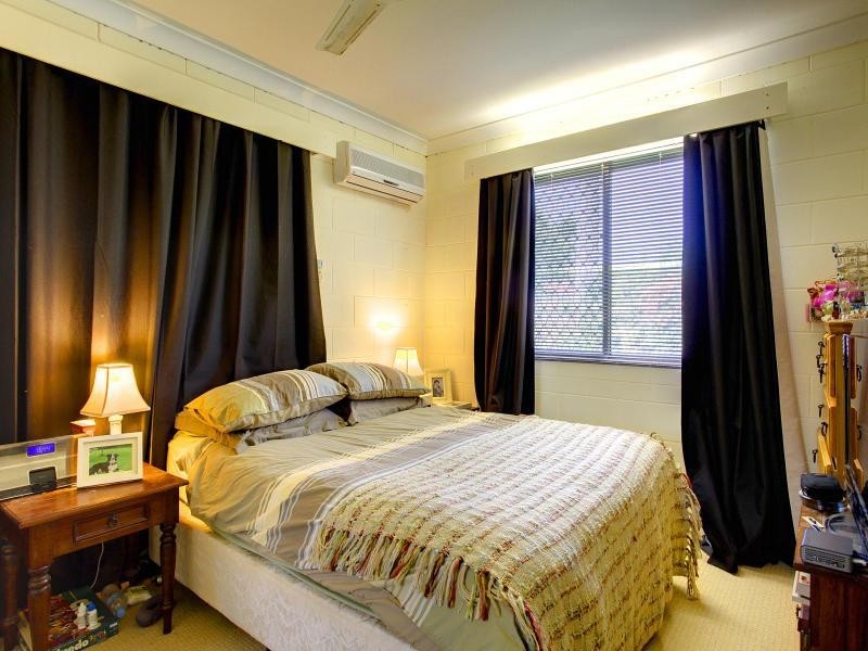 6 Julia Street, Kirwan QLD 4817