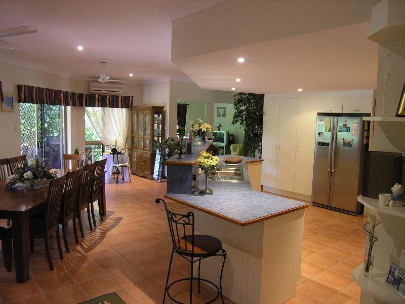 11 Lotus Court, Bushland Beach QLD 4818