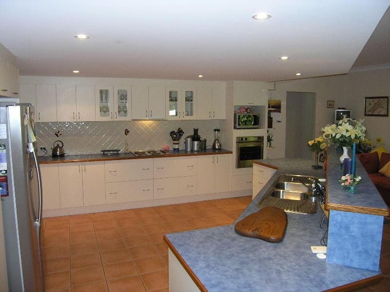 11 Lotus Court, Bushland Beach QLD 4818