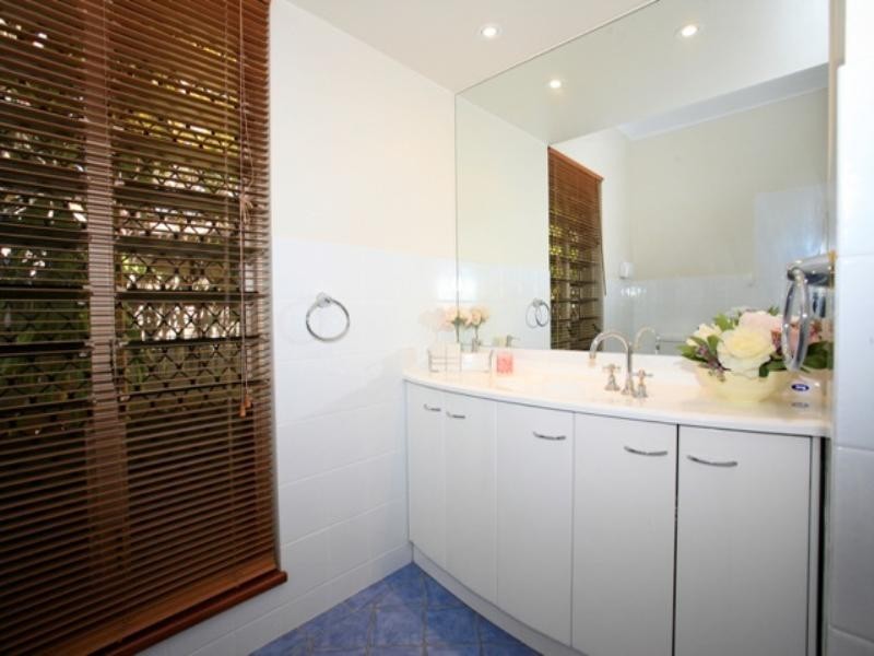 11 Lotus Court, Bushland Beach QLD 4818