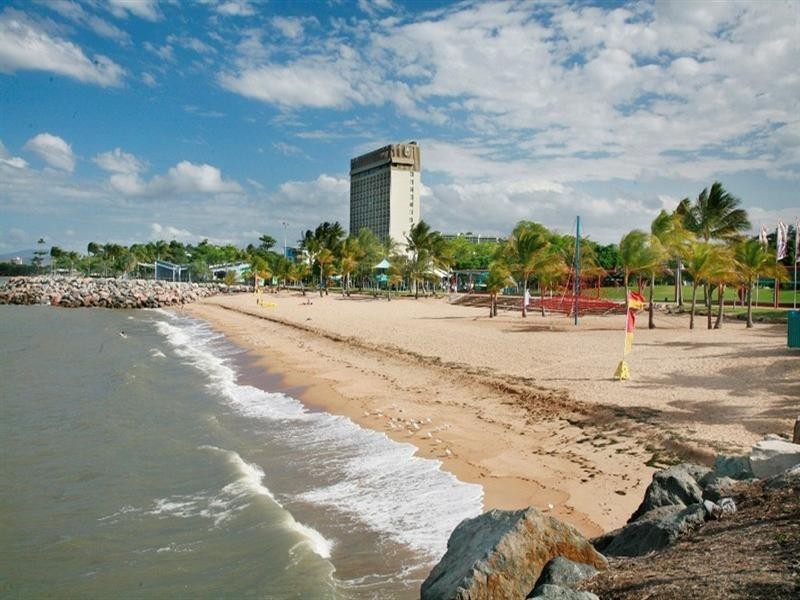 704-705/75-77 The Strand, North Ward QLD 4810