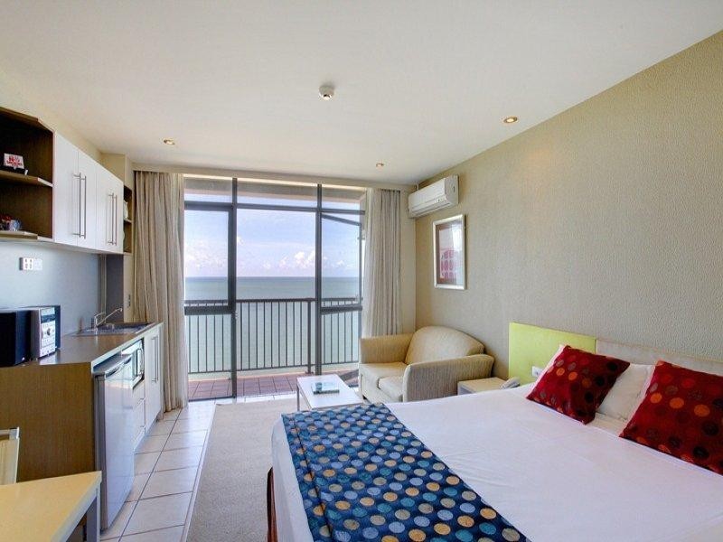 704-705/75-77 The Strand, North Ward QLD 4810