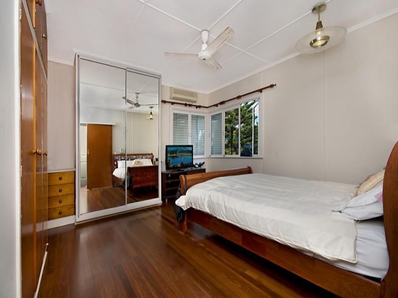 73 Campbell Street, Hermit Park QLD 4812