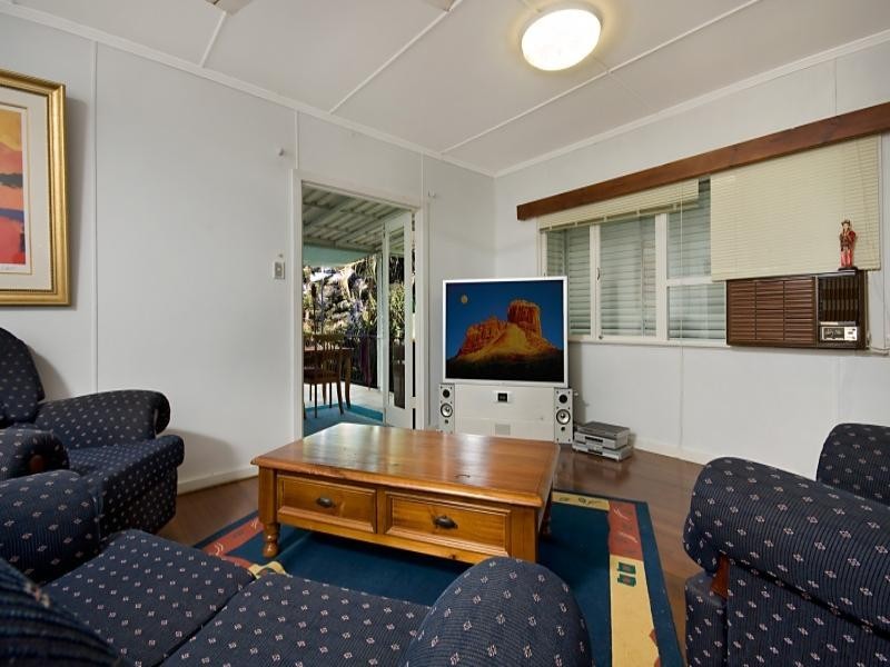 73 Campbell Street, Hermit Park QLD 4812