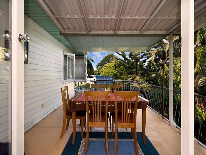 73 Campbell Street, Hermit Park QLD 4812