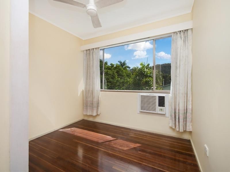 4 Ives Street, Kirwan QLD 4817