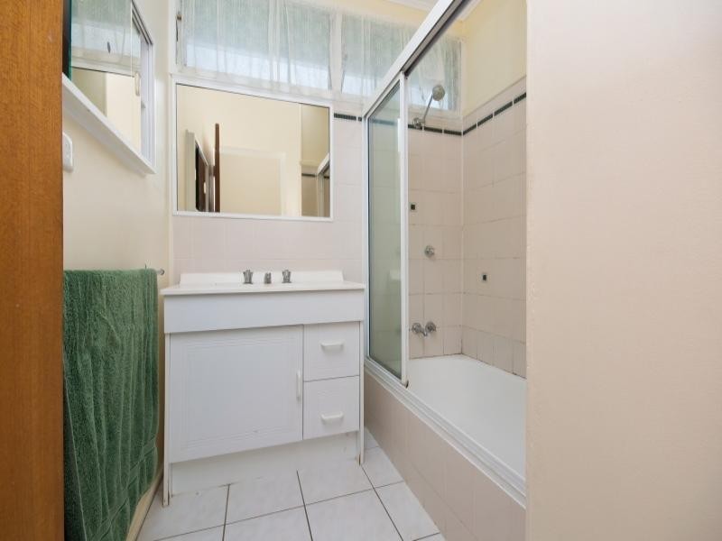 4 Ives Street, Kirwan QLD 4817