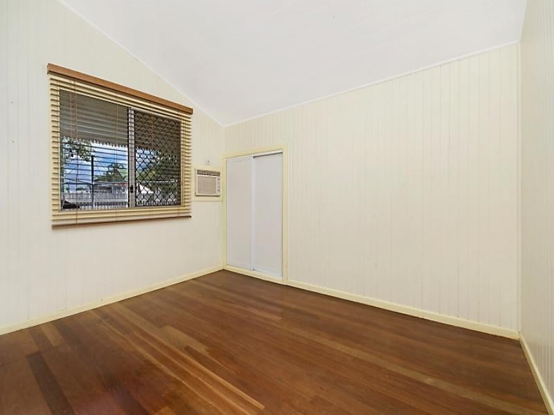 10 Keenan Street, Oonoonba QLD 4811