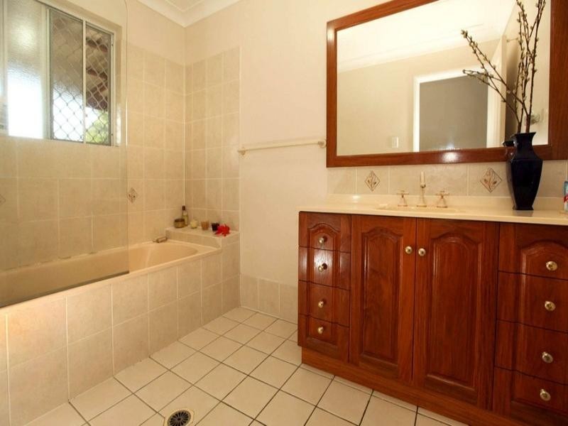 24 Minsky Court, Mount Low QLD 4818