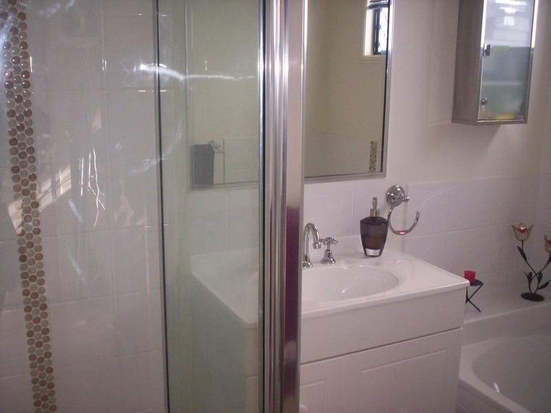 Bushland Beach QLD 4818