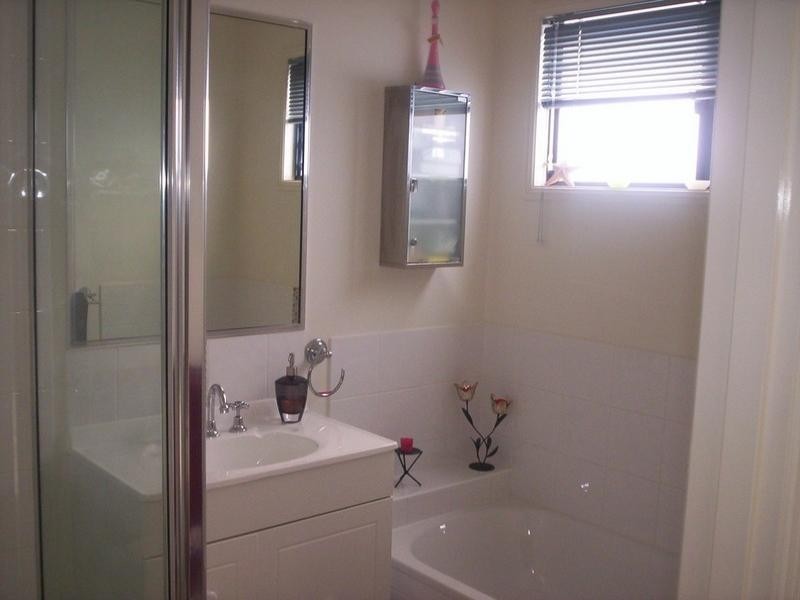 Bushland Beach QLD 4818