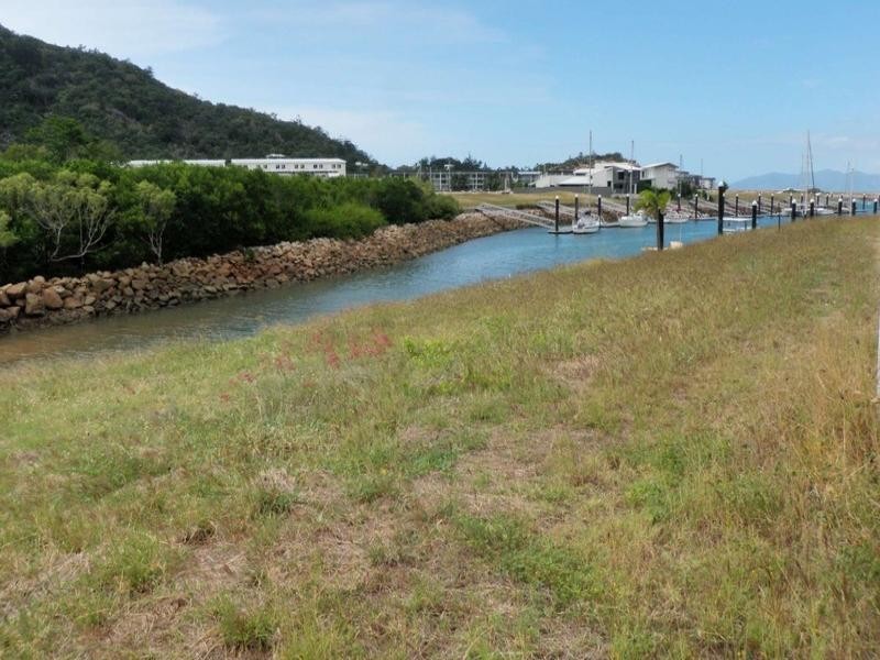 22f The Esplanade, Nelly Bay QLD 4819