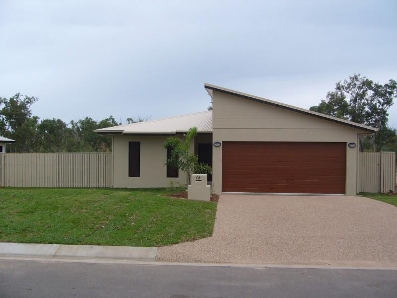 Bushland Beach QLD 4818