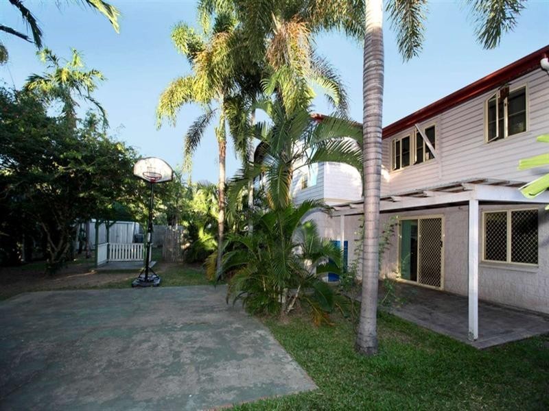 27 Townsend Street, Mysterton QLD 4812