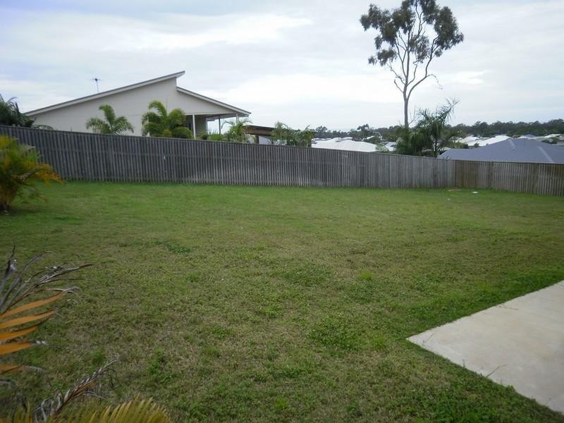 Bushland Beach QLD 4818