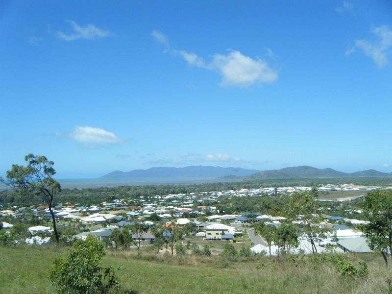 76 Goicoechea Drive, Bushland Beach QLD 4818