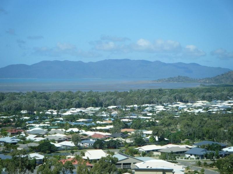 76 Goicoechea Drive, Bushland Beach QLD 4818