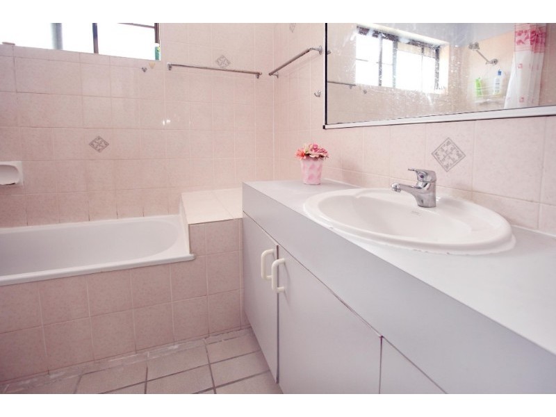 1/22 halloran Street, Rosslea QLD 4812