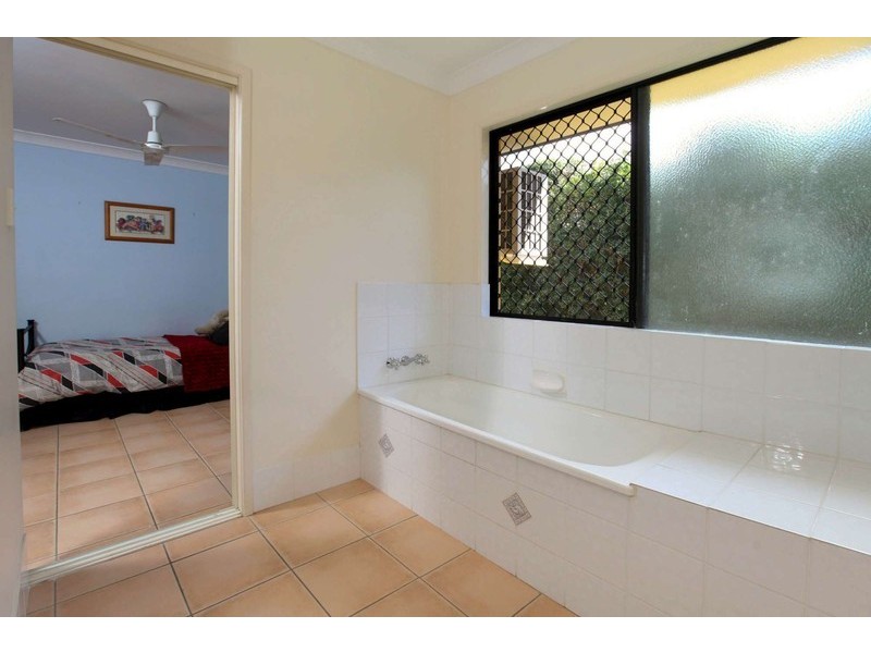 24 Joshua Crescent, Bushland Beach QLD 4818