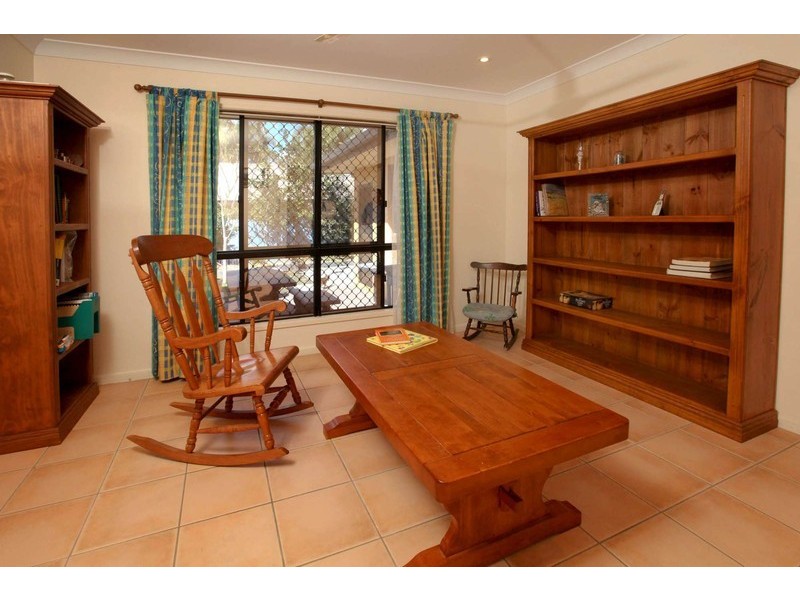 24 Joshua Crescent, Bushland Beach QLD 4818