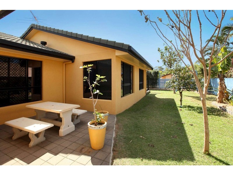 24 Joshua Crescent, Bushland Beach QLD 4818