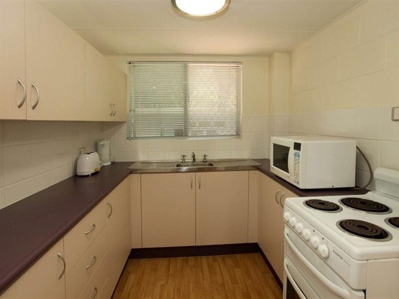 2/68 Paxton Street, North Ward QLD 4810