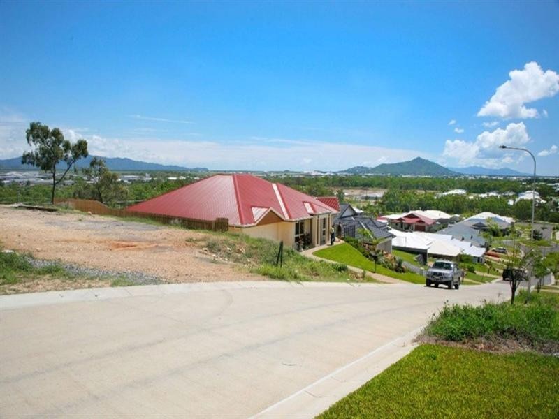 24 Lockyer Place, Mount Louisa QLD 4814