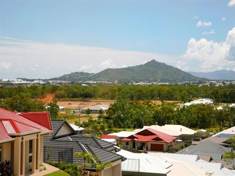 24 Lockyer Place, Mount Louisa QLD 4814