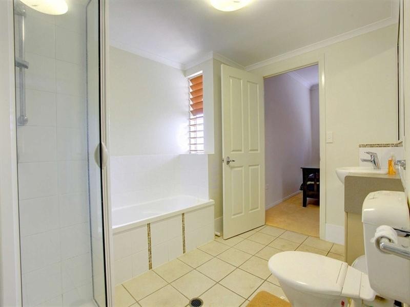 8/12-16 Martinez Avenue, West End QLD 4810