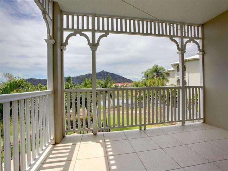 8/12-16 Martinez Avenue, West End QLD 4810