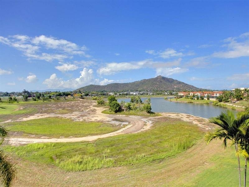 18/12-16 Martinez Avenue, West End QLD 4810