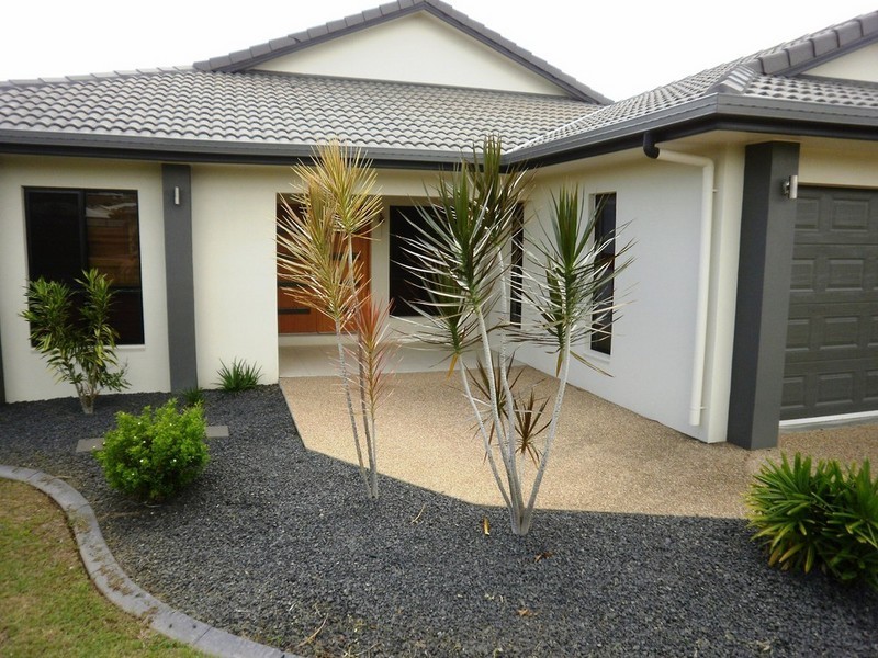 Bushland Beach QLD 4818