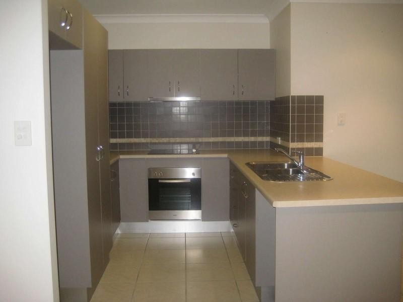 11 Hook Place, Bushland Beach QLD 4818