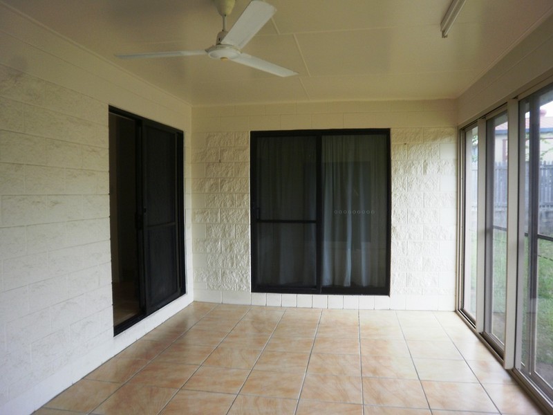 Bushland Beach QLD 4818