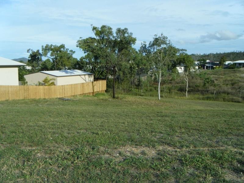 33 Minstrel Court, Bushland Beach QLD 4818