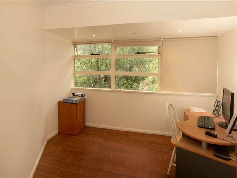 10 Glamis Court, Castle Hill QLD 4810