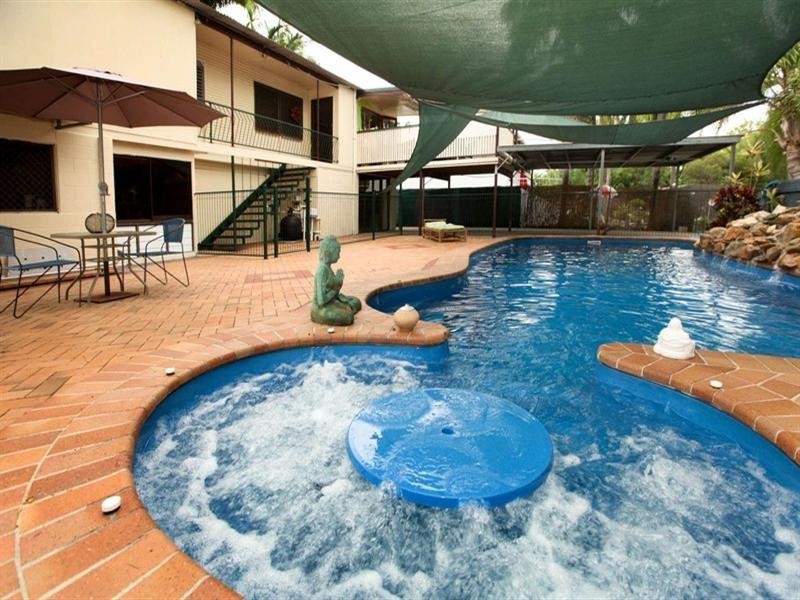 15 Leslie Street, Oonoonba QLD 4811