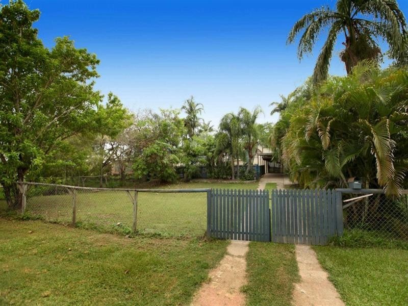 15 Leslie Street, Oonoonba QLD 4811