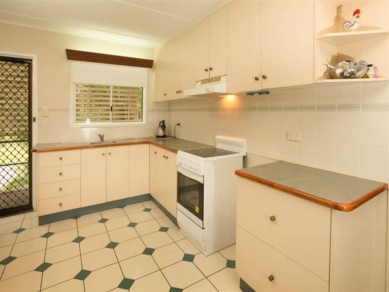 15 Leslie Street, Oonoonba QLD 4811